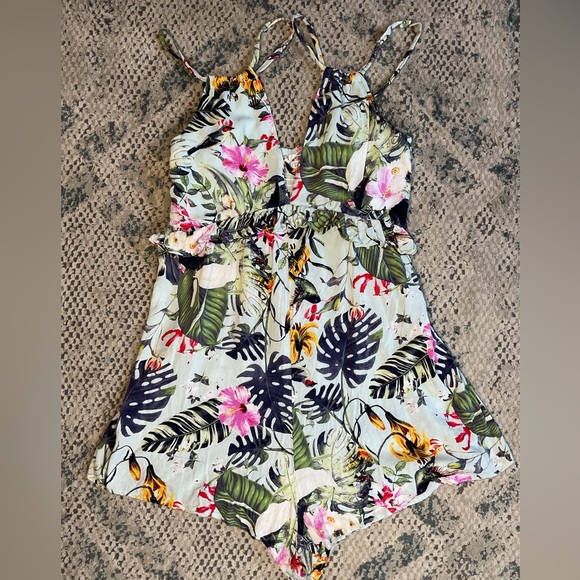 Parc & Lex Floral Romper Size M - Picture 4 of 11